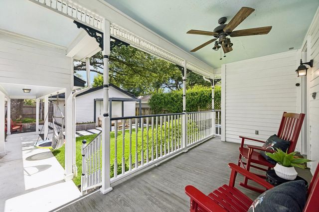 235 W 22nd Street, Houston, TX 77008