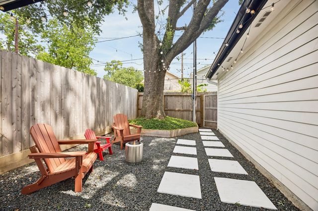 235 W 22nd Street, Houston, TX 77008