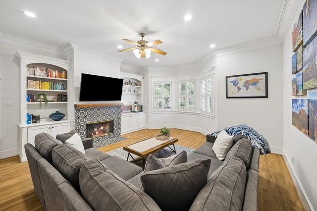 235 W 22nd Street, Houston, TX 77008
