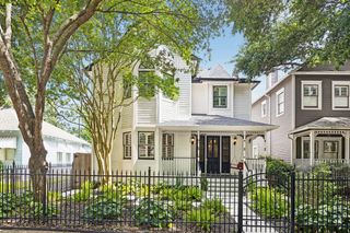 235 W 22nd Street, Houston, TX 77008