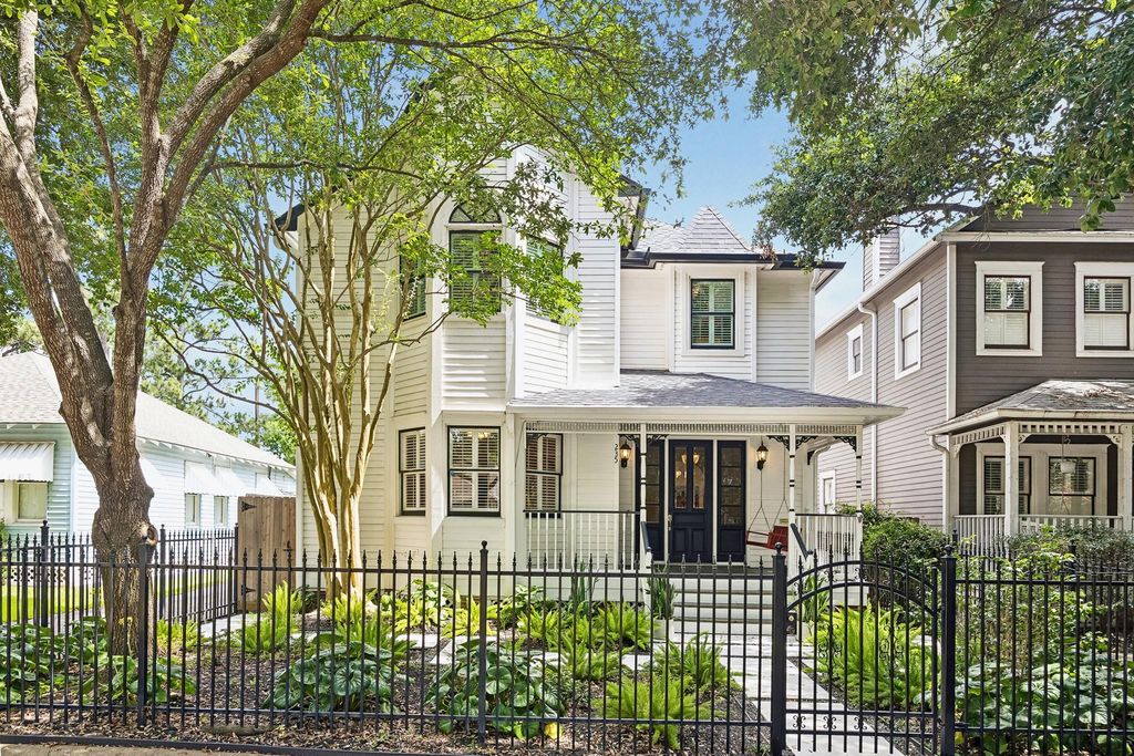 235 W 22nd Street, Houston, TX 77008