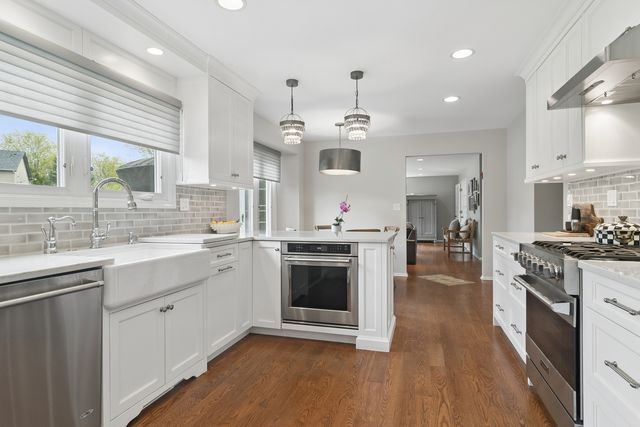 1412 Village Court, Buffalo Grove, IL 60089