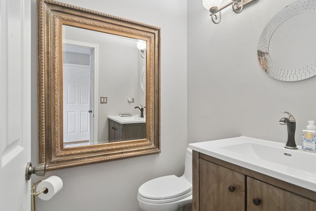 1412 Village Court, Buffalo Grove, IL 60089