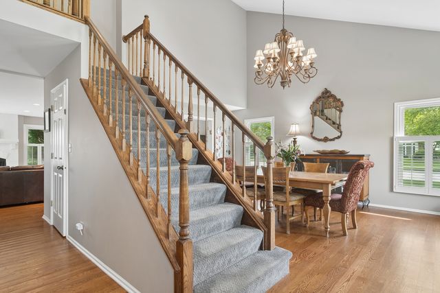1412 Village Court, Buffalo Grove, IL 60089