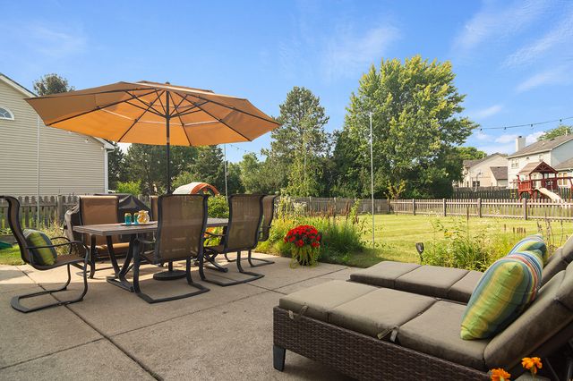 1412 Village Court, Buffalo Grove, IL 60089