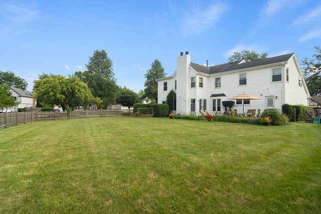 1412 Village Court, Buffalo Grove, IL 60089