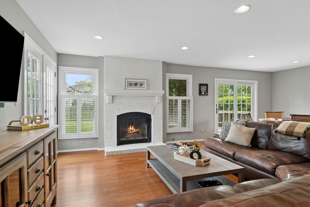 1412 Village Court, Buffalo Grove, IL 60089