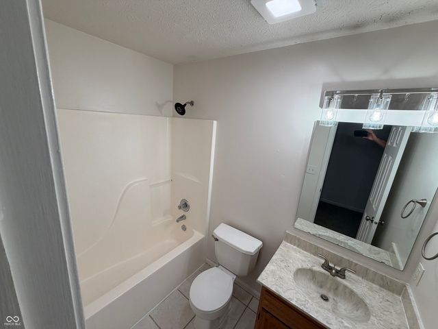 2293 Real Quiet Drive, Indianapolis, IN 46234