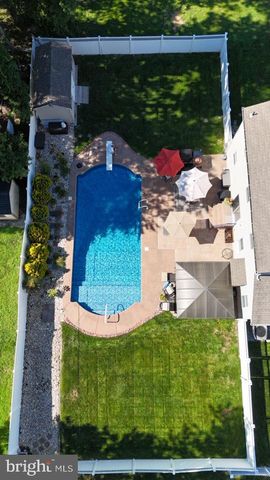 20 UNDERWOOD CT, Burlington, NJ 08016