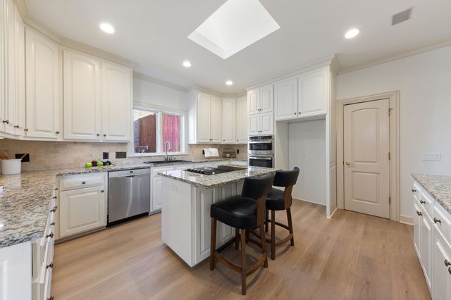 1211 Mackie Drive, Carrollton, TX 75007