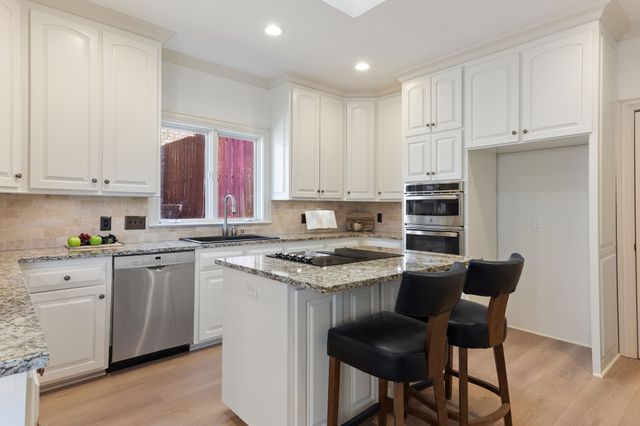 1211 Mackie Drive, Carrollton, TX 75007