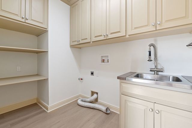 1211 Mackie Drive, Carrollton, TX 75007