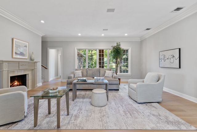 1211 Mackie Drive, Carrollton, TX 75007