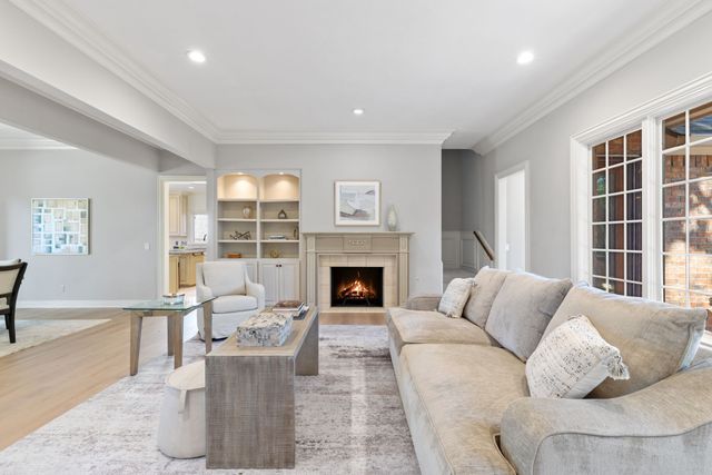 1211 Mackie Drive, Carrollton, TX 75007