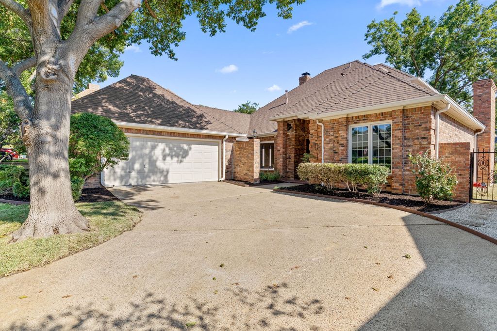 1211 Mackie Drive, Carrollton, TX 75007