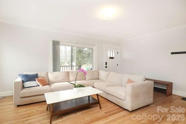 1609 Forsythia Circle, Charlotte, NC 28208