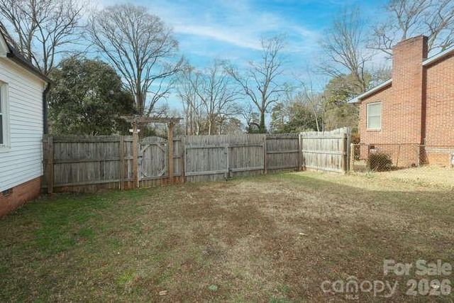 1609 Forsythia Circle, Charlotte, NC 28208