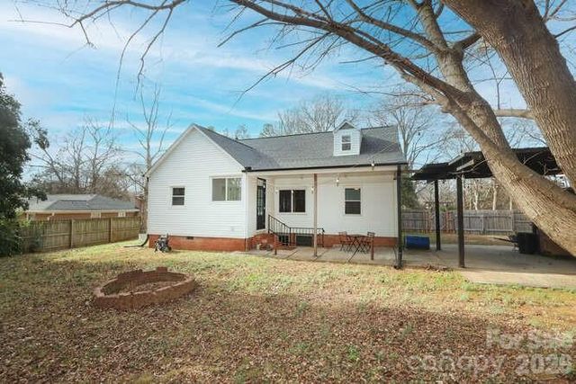 1609 Forsythia Circle, Charlotte, NC 28208