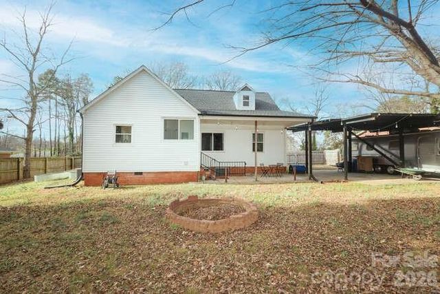 1609 Forsythia Circle, Charlotte, NC 28208