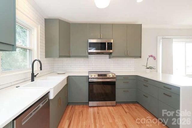 1609 Forsythia Circle, Charlotte, NC 28208