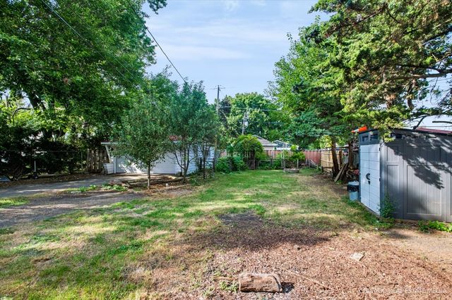 314 E Vermont Street, Villa Park, IL 60181