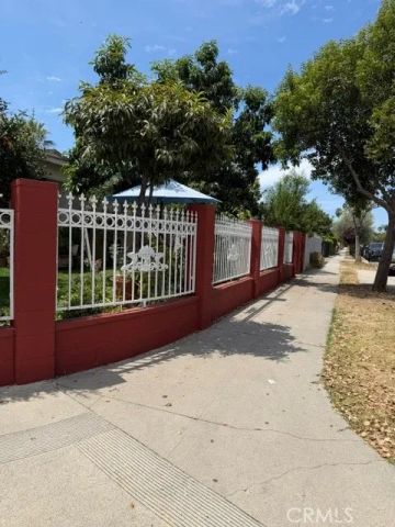 14800 Lanark, Panorama City, CA 91402