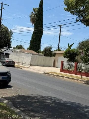 14800 Lanark, Panorama City, CA 91402