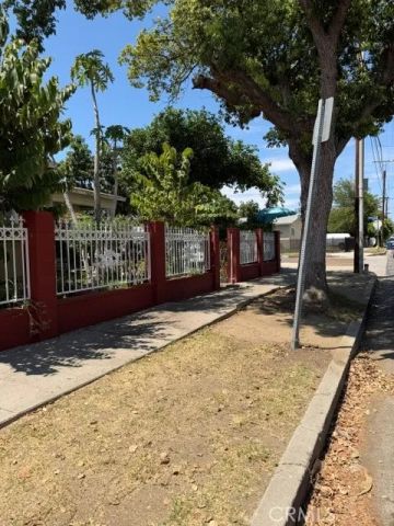 14800 Lanark, Panorama City, CA 91402