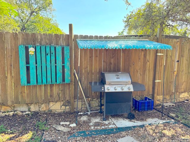337 Dreamland, Canyon Lake, TX 78133