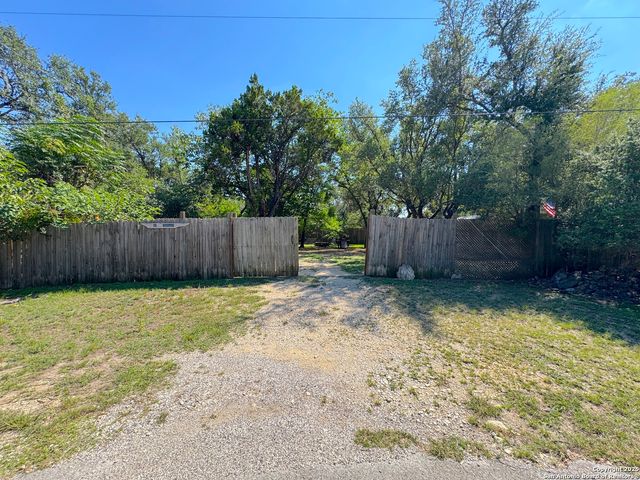 337 Dreamland, Canyon Lake, TX 78133