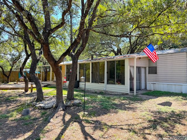337 Dreamland, Canyon Lake, TX 78133