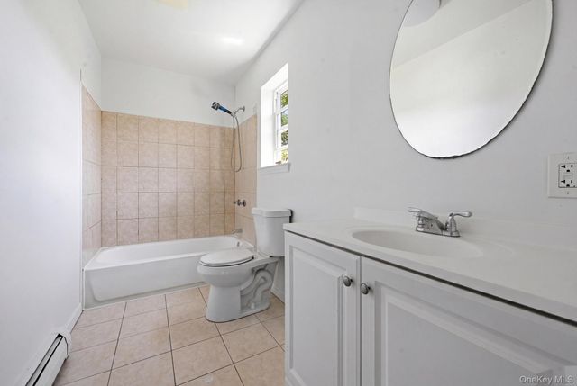 390 Atlantic Street, Copiague, NY 11726