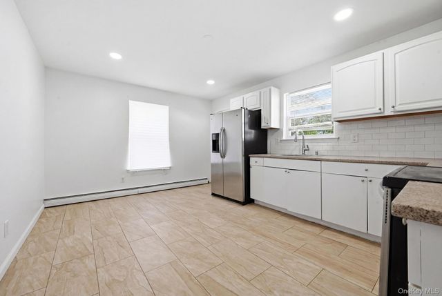 390 Atlantic Street, Copiague, NY 11726