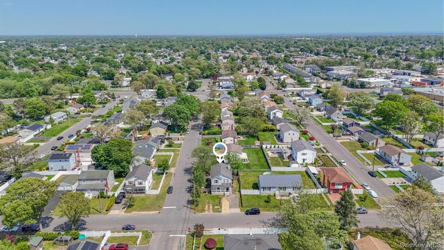 390 Atlantic Street, Copiague, NY 11726
