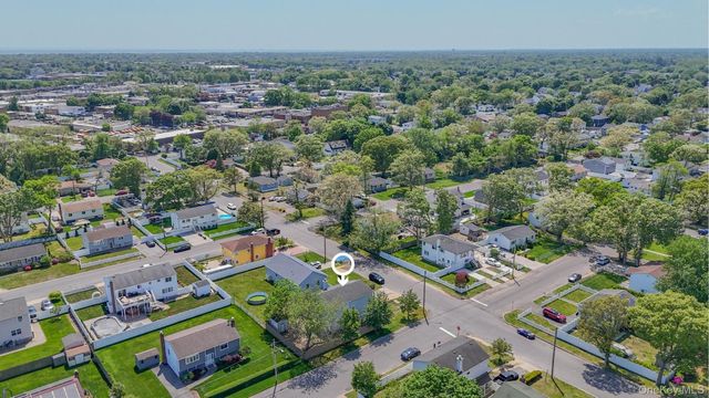 390 Atlantic Street, Copiague, NY 11726