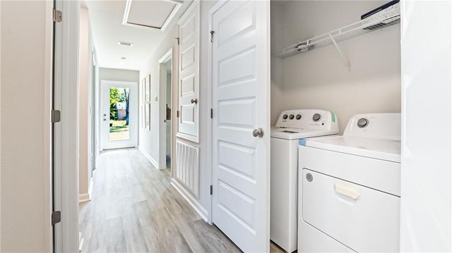 7689 Oakmont Drive E, Theodore, AL 36582