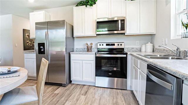 7689 Oakmont Drive E, Theodore, AL 36582