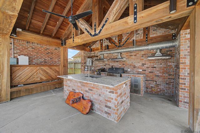 30961 Concord St, Walker, LA 70785