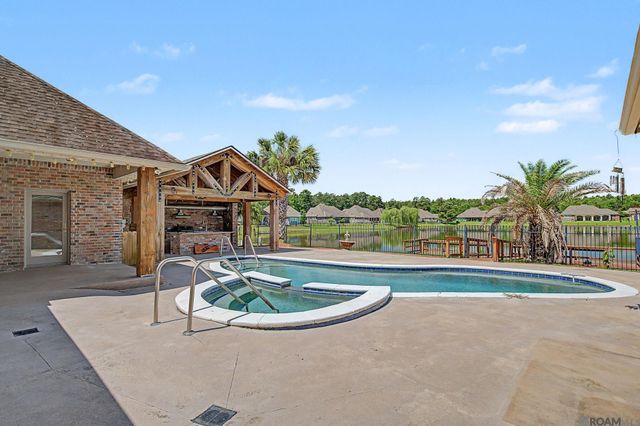 30961 Concord St, Walker, LA 70785