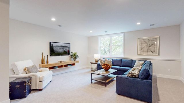 19860 Cottagewood Road, Deephaven, MN 55331