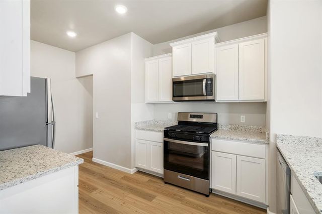 737 Luna Way, Tuttle, OK 73089