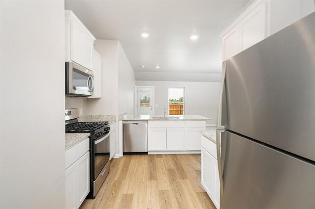 737 Luna Way, Tuttle, OK 73089