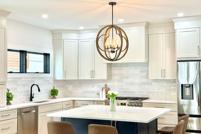 811 Heath St 811, Brookline, MA 02467