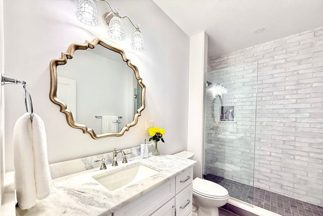 811 Heath St 811, Brookline, MA 02467