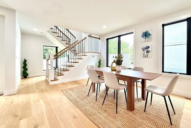 811 Heath St 811, Brookline, MA 02467