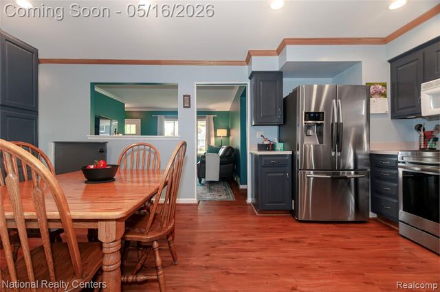 2446 Milverton Drive, Troy, MI 48083