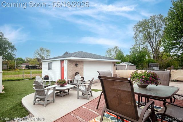 2446 Milverton Drive, Troy, MI 48083