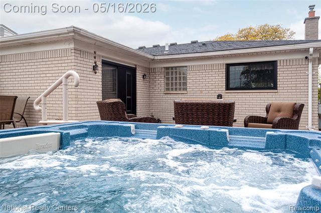 2446 Milverton Drive, Troy, MI 48083
