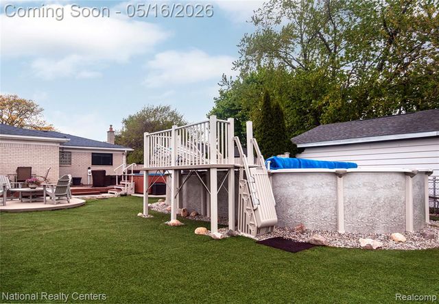 2446 Milverton Drive, Troy, MI 48083