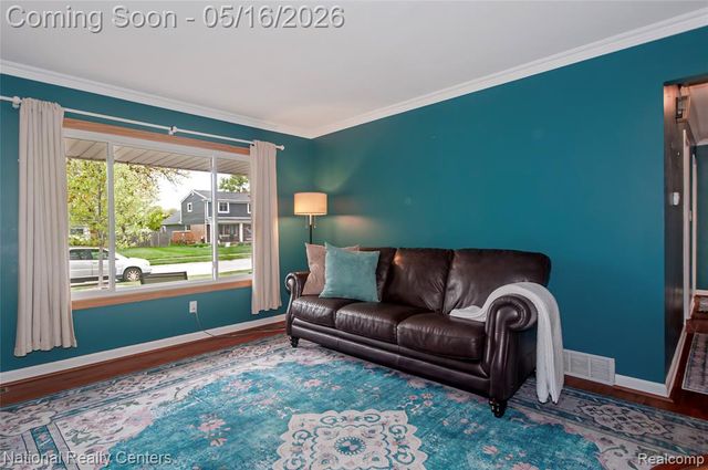 2446 Milverton Drive, Troy, MI 48083